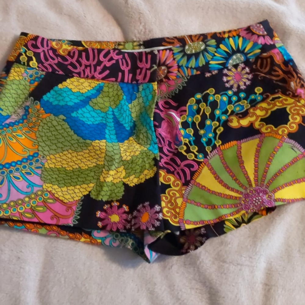 Trina Turk Black Multicolor Printed Women's Shorts